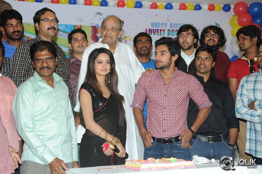 Aadi-Birthday-Celebrations-With-Pyaar-Mein-Padipoyane-Team